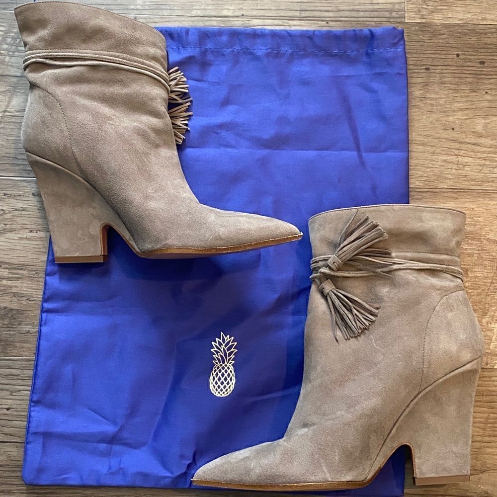 Aquazzura booties  
